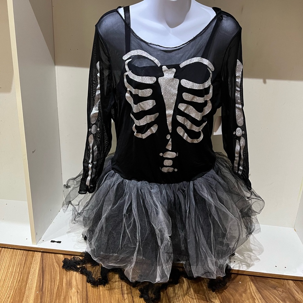 💙3/$30• 🎃new. Sassy skeleton costume dress